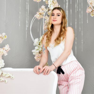 whitelovespell, camgirl Xlovecam